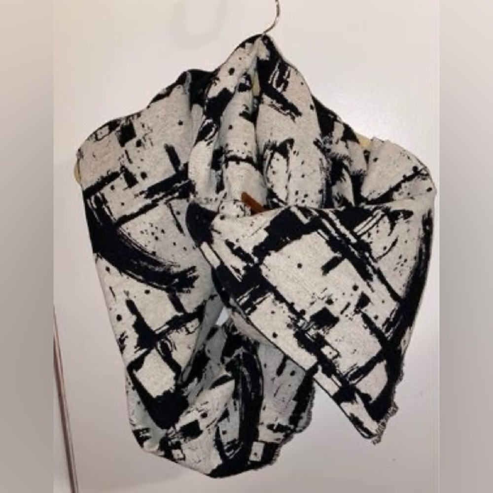 Krista Norris Maverick black wingtip scarf